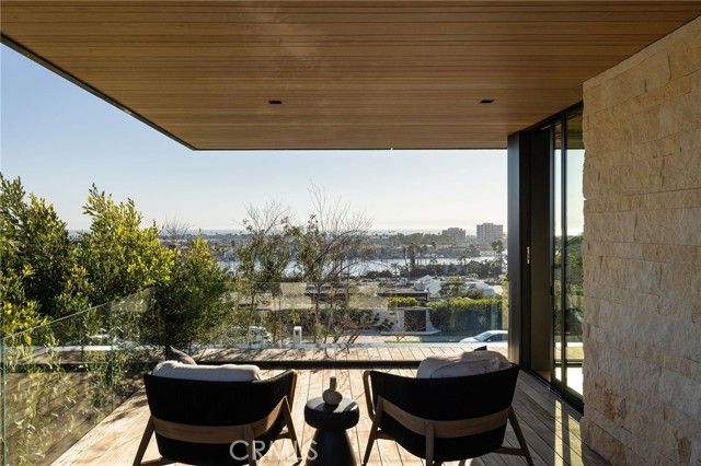 2304 Cliff, Newport Beach, CA 92663