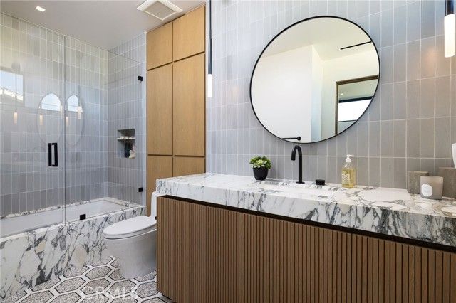 2304 Cliff, Newport Beach, CA 92663