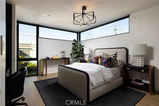 2304 Cliff, Newport Beach, CA 92663