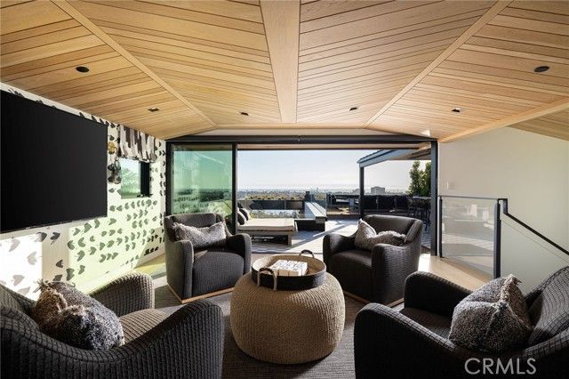 2304 Cliff, Newport Beach, CA 92663