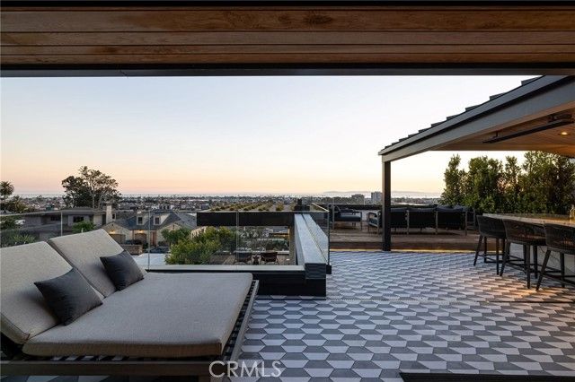 2304 Cliff, Newport Beach, CA 92663