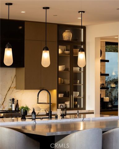 2304 Cliff, Newport Beach, CA 92663