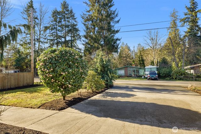 24231 78th Place W, Edmonds, WA 98026