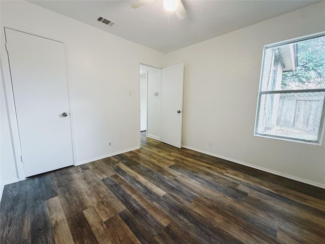 9906 Hundred Oaks CIR B, Austin, TX 78750