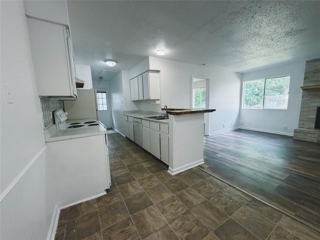 9906 Hundred Oaks CIR B, Austin, TX 78750