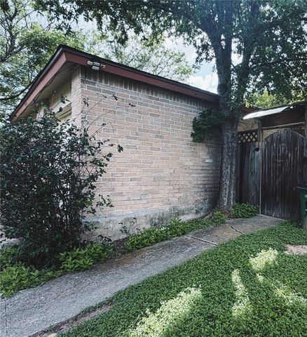 9906 Hundred Oaks CIR B, Austin, TX 78750