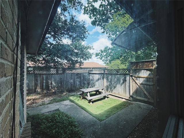 9906 Hundred Oaks CIR B, Austin, TX 78750