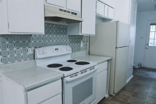 9906 Hundred Oaks CIR B, Austin, TX 78750