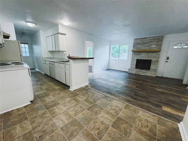 9906 Hundred Oaks CIR B, Austin, TX 78750
