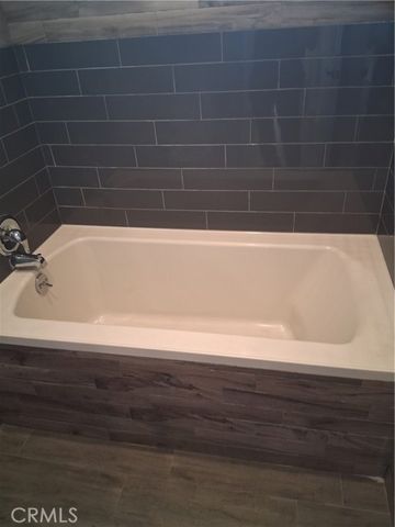 1040 Cedar Avenue 6, Long Beach, CA 90813