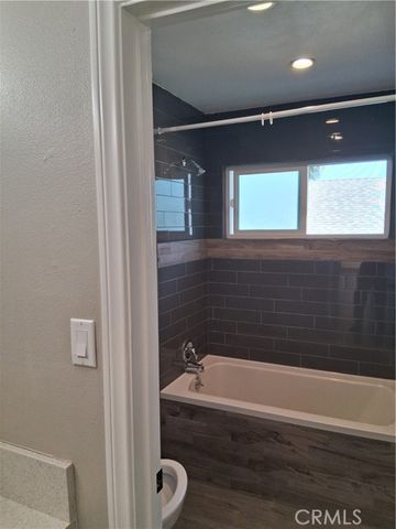 1040 Cedar Avenue 6, Long Beach, CA 90813