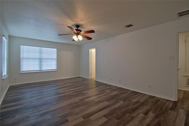711 Abundance LN, Kyle, TX 78640