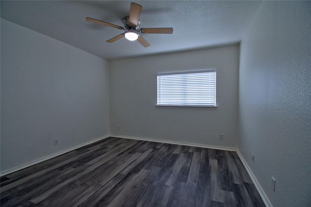 711 Abundance LN, Kyle, TX 78640