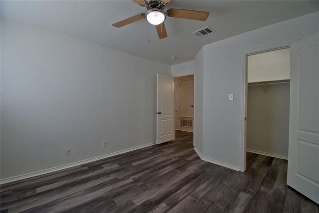 711 Abundance LN, Kyle, TX 78640