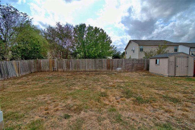 711 Abundance LN, Kyle, TX 78640