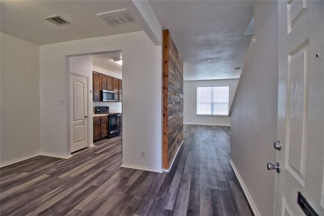 711 Abundance LN, Kyle, TX 78640