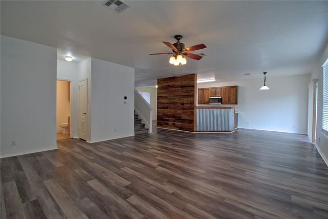 711 Abundance LN, Kyle, TX 78640