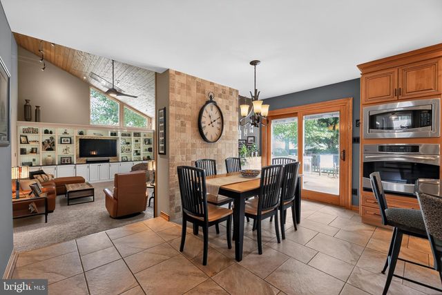 9 RITTENHOUSE SQ, Sicklerville, NJ 08081