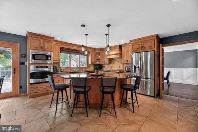 9 RITTENHOUSE SQ, Sicklerville, NJ 08081