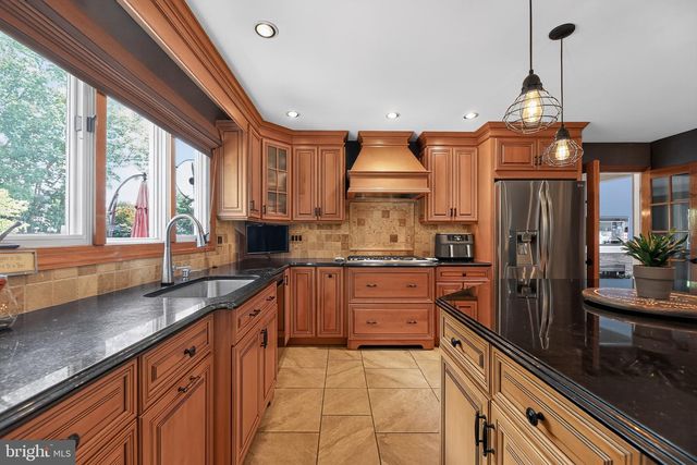9 RITTENHOUSE SQ, Sicklerville, NJ 08081