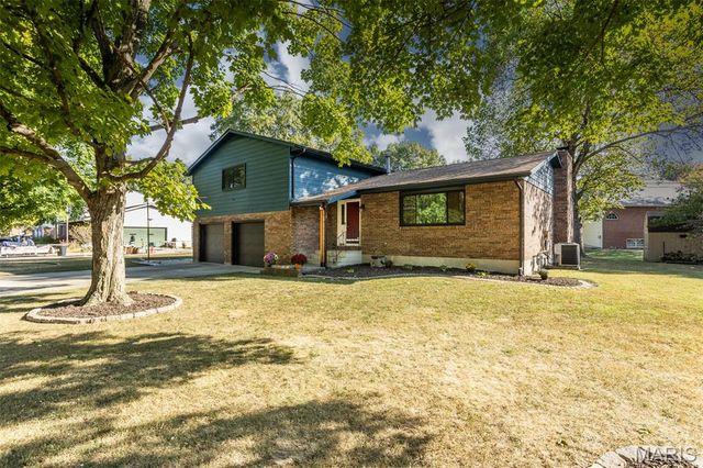 612 N 1st Street, Mascoutah, IL 62258