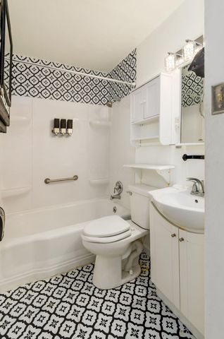 1018 E 19th Avenue, Columbus, OH 43211