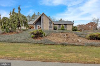 1064 MAHLON DR, Leesport, PA 19533