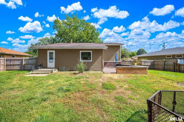 1607 DEPPERT Drive, Pekin, IL 61554