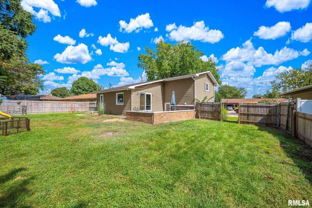 1607 DEPPERT Drive, Pekin, IL 61554