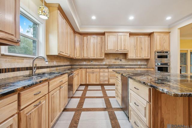 16025 Parkside Ct, Saint George, LA 70817