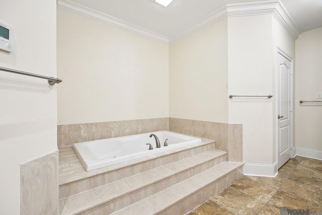 16025 Parkside Ct, Saint George, LA 70817