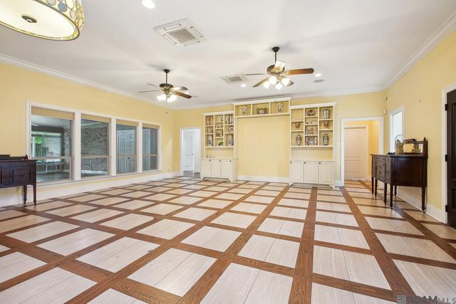 16025 Parkside Ct, Saint George, LA 70817