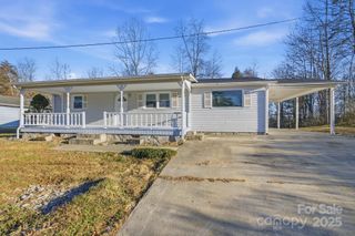 1206 Three Way Lane, Lenoir, NC 28645