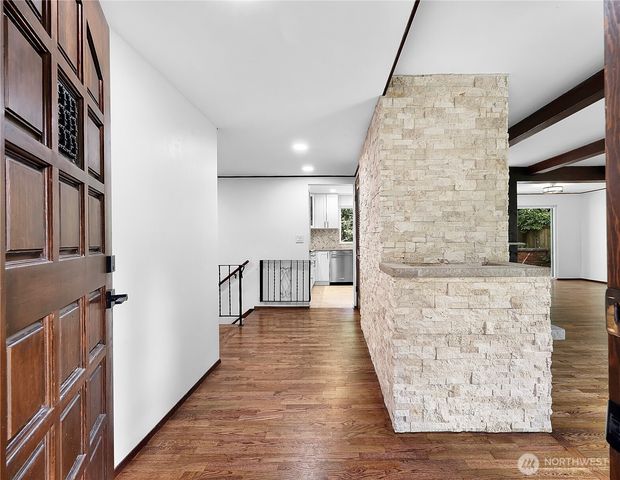 3730 NE 194th Street, Lake Forest Park, WA 98155