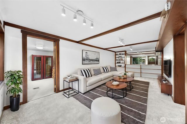 3730 NE 194th Street, Lake Forest Park, WA 98155