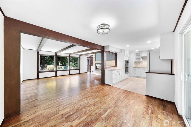 3730 NE 194th Street, Lake Forest Park, WA 98155