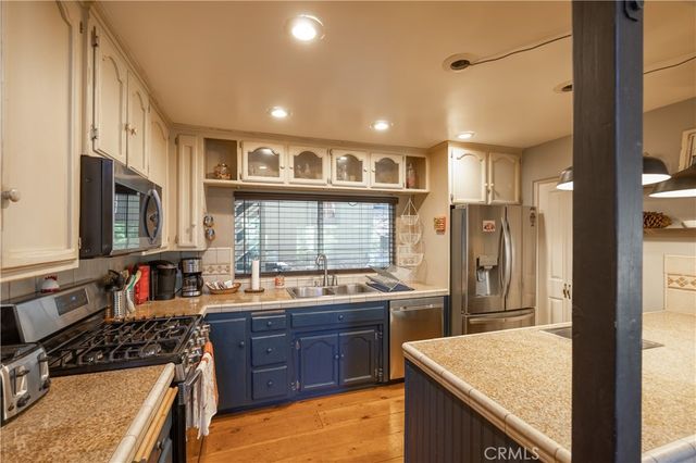 875 Sierra Vista Drive, Twin Peaks, CA 92391