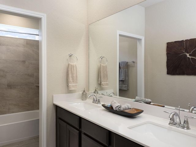 718 Sand Dollar Drive, Kemah, TX 77565