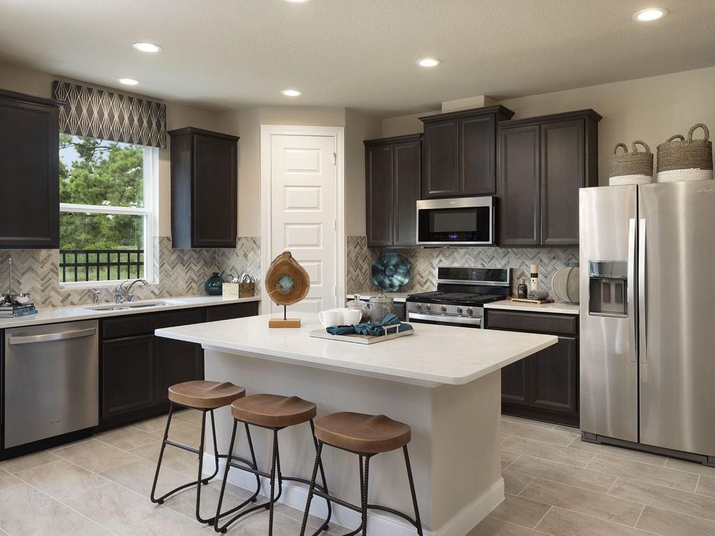 718 Sand Dollar Drive, Kemah, TX 77565
