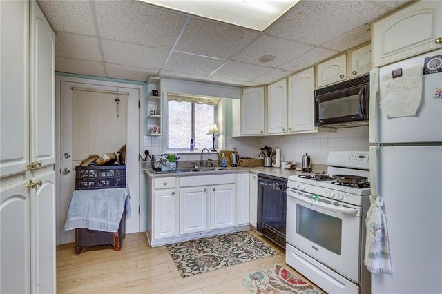 1036 Wooten Lake Road NW, Kennesaw, GA 30144