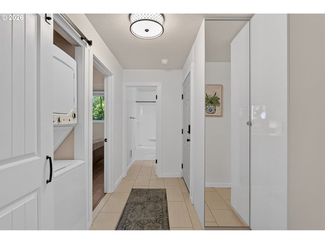 100 KERR Pkwy 52, Lake Oswego, OR 97035
