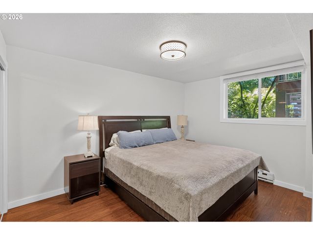 100 KERR Pkwy 52, Lake Oswego, OR 97035