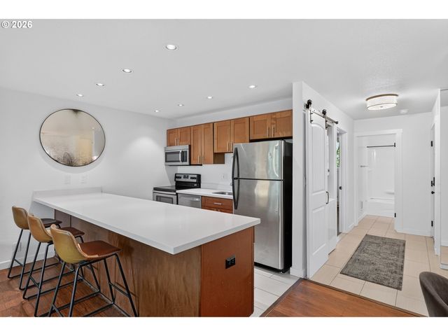 100 KERR Pkwy 52, Lake Oswego, OR 97035