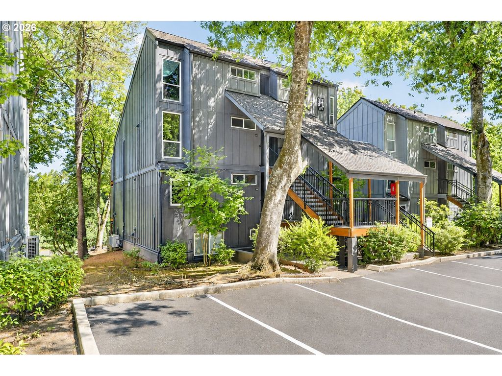100 KERR Pkwy 52, Lake Oswego, OR 97035