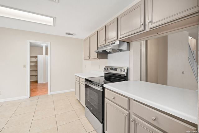 2810 Redrock, San Antonio, TX 78259