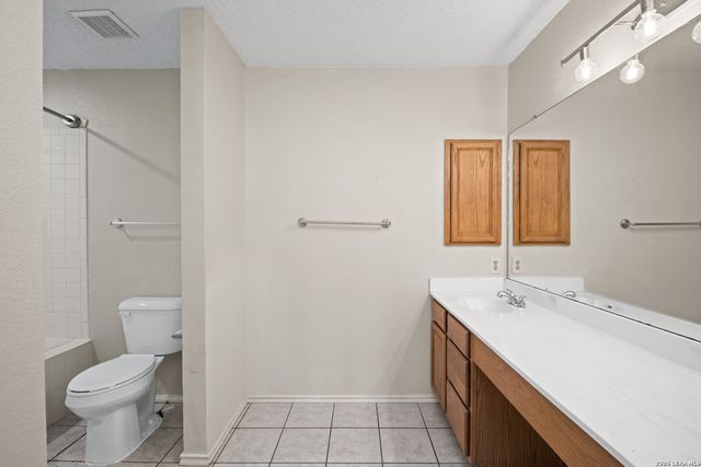 2810 Redrock, San Antonio, TX 78259