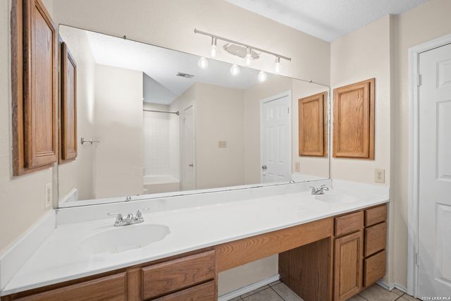 2810 Redrock, San Antonio, TX 78259