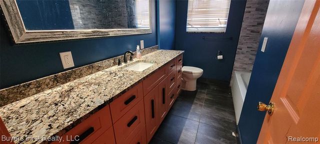 15705 Hilton Street, Southfield, MI 48075