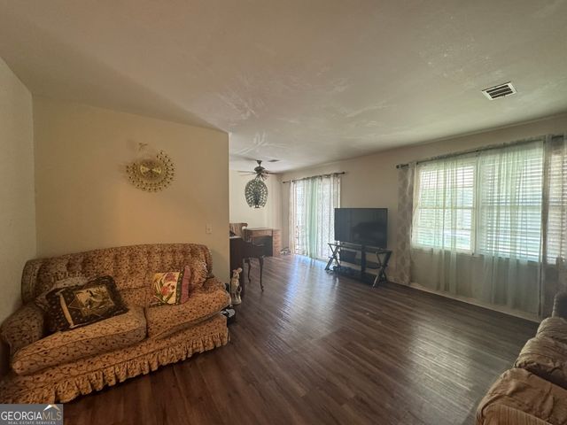 1032 Elberta Road, Warner Robins, GA 31093