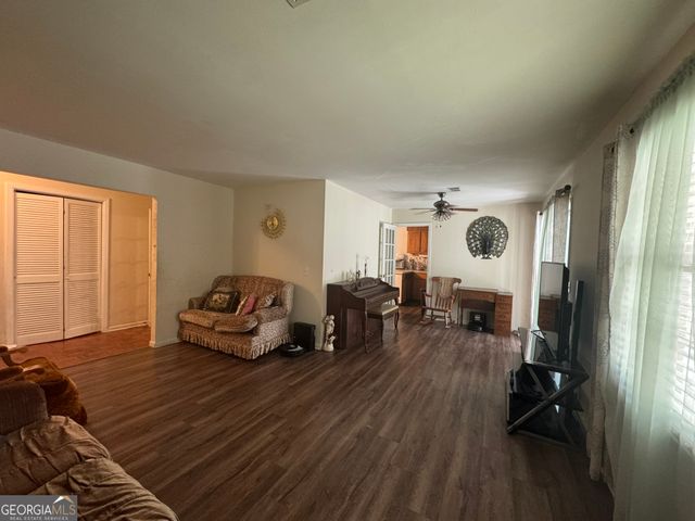 1032 Elberta Road, Warner Robins, GA 31093